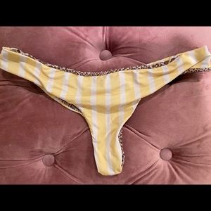 Acacia bottoms